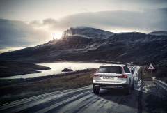 02 Volvo-V90-CC